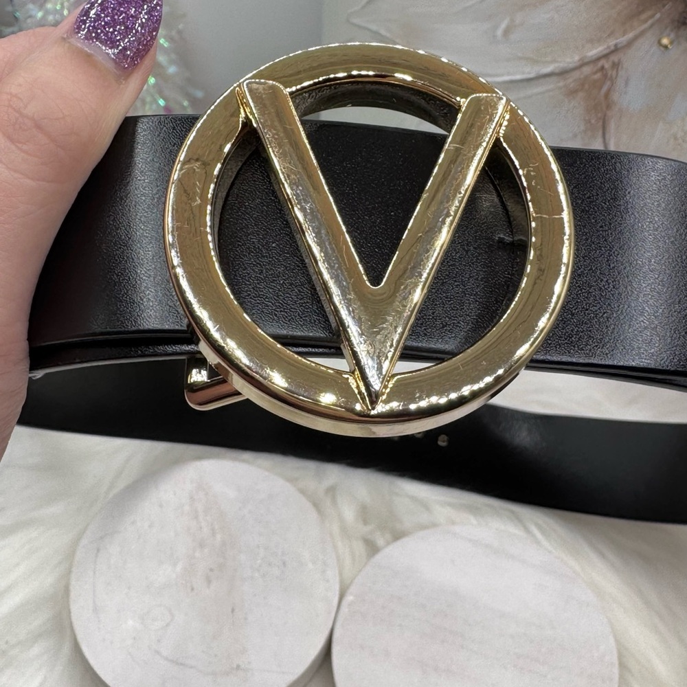 Valentino Women’s Black Belt with Gold V Emblem - Picture 4 of 7